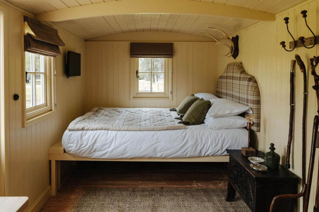 The Shepherds Huts & The Well Lodge At Ormesby Manor Ormesby Saint Michael Zewnętrze zdjęcie